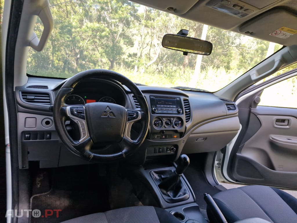 Mitsubishi L200 2.3 DI-D CD Invite 2WD