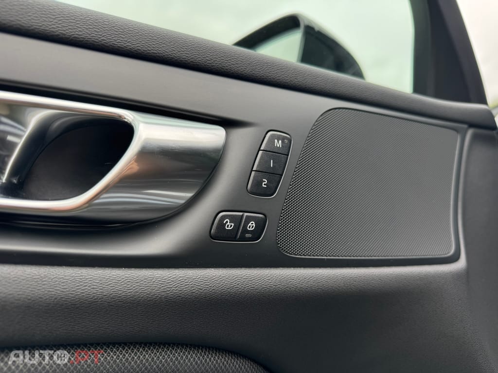 Volvo V60 2.0 D3 R-Design Geartronic