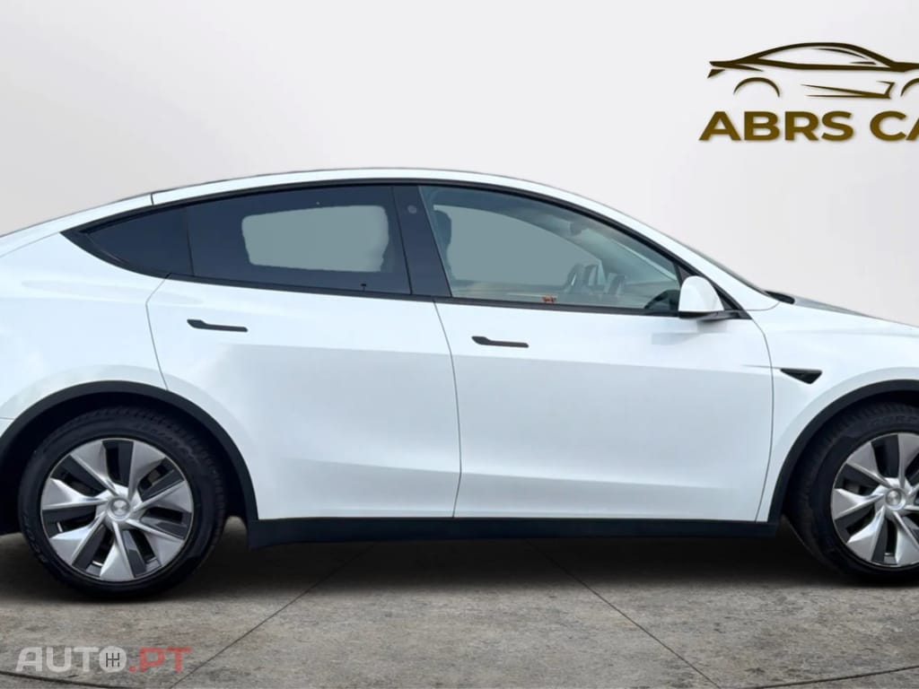 Tesla Model Y RWD