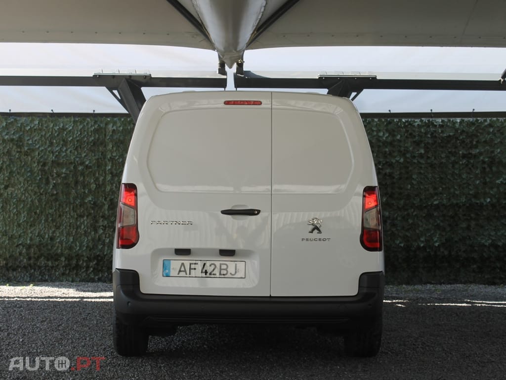 Peugeot Partner PRO STANDART 3 LUGARES / IVA DEDUTÍVEL