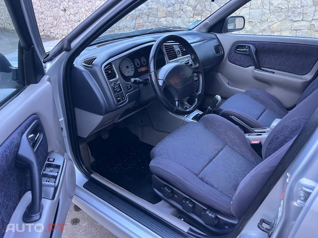 Nissan Primera 2.0 GPL