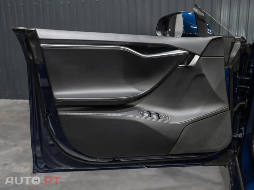 Tesla Model S 75