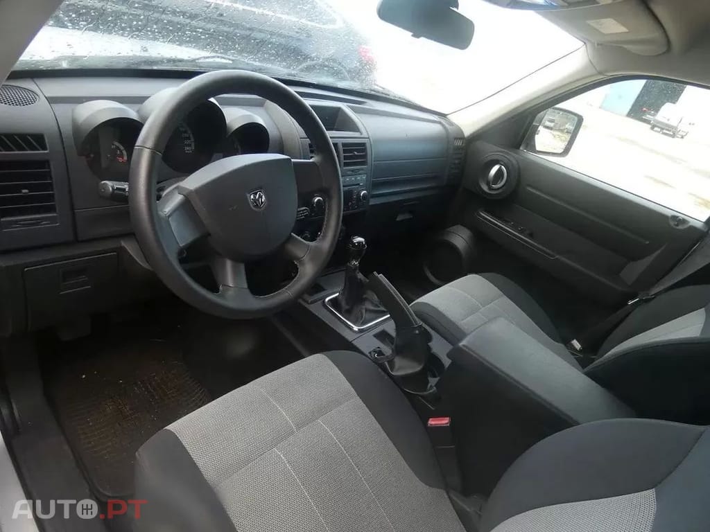 Dodge Nitro  2 8 Crd Dpf Se 2wd