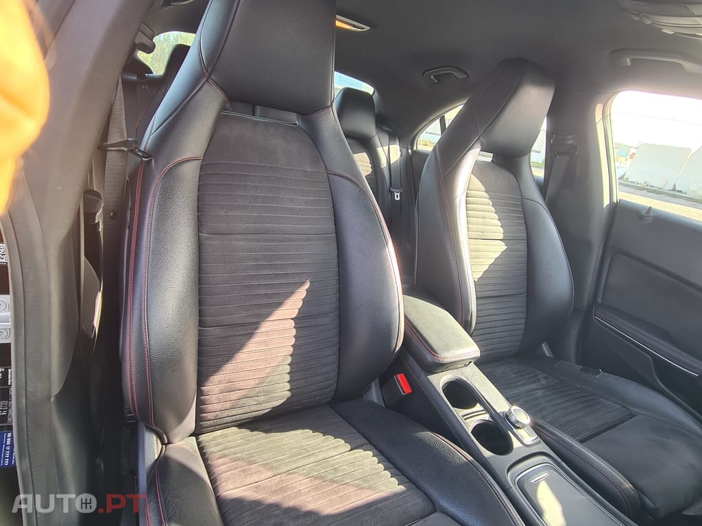 Mercedes-Benz CLA 220 AMG line aut