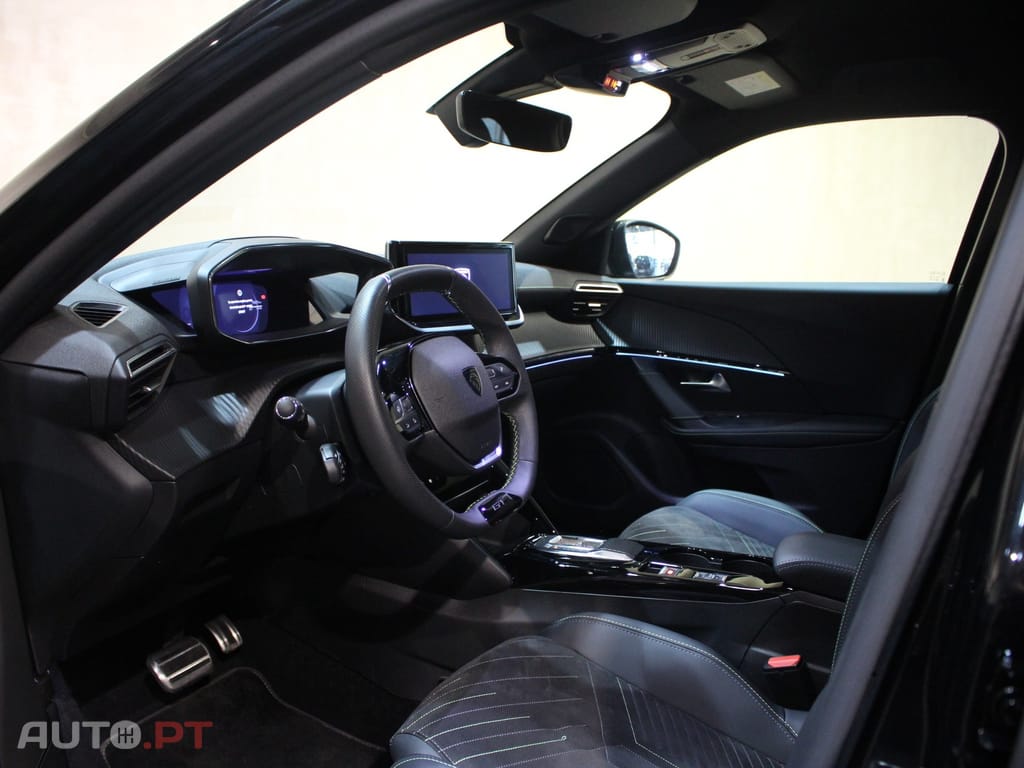 Peugeot E-2008 50 kWh GT
