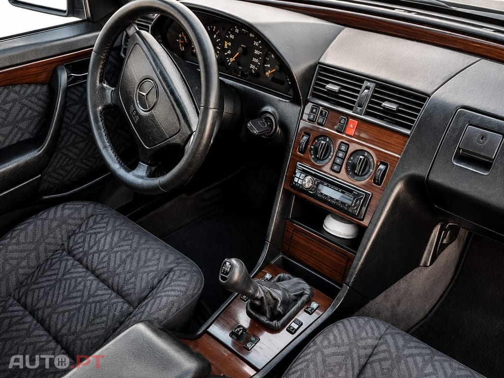 Mercedes-Benz C 220 Diesel Elegance