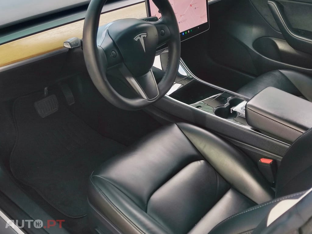 Tesla Model 3 Standard Range Plus RWD