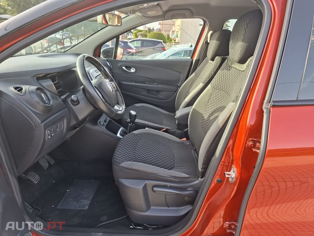 Renault Captur 0.9 TCE Exclusive — fotografia 15
