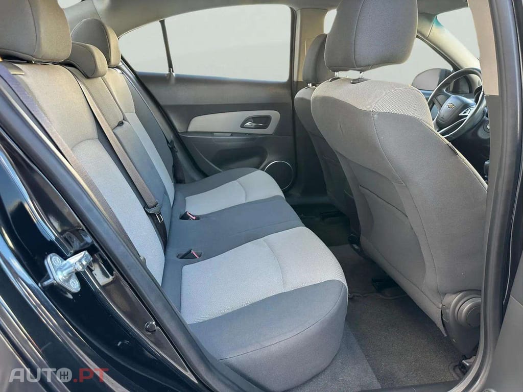Chevrolet Cruze 1.6 LS
