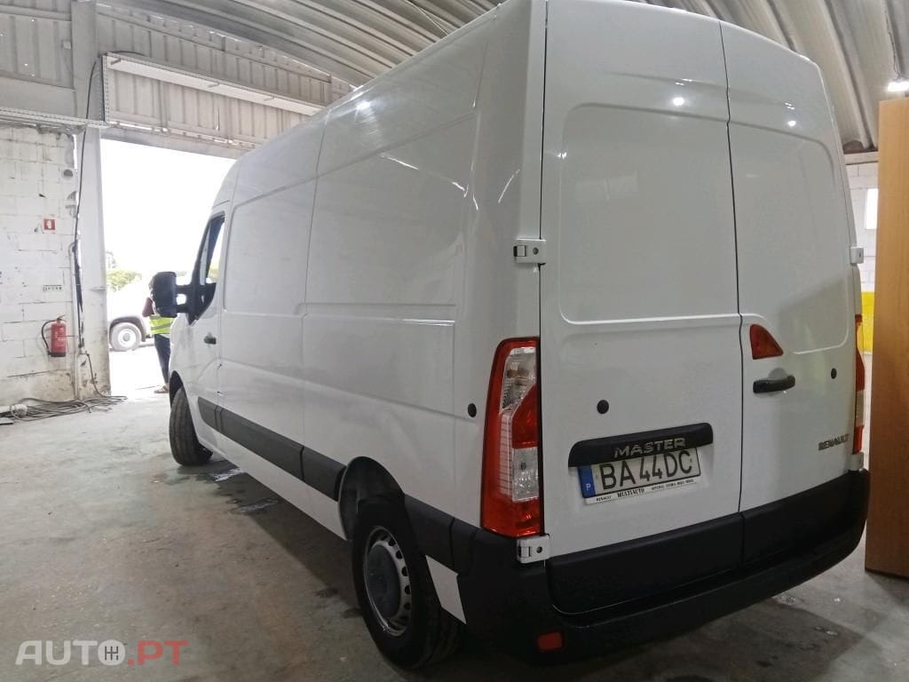 Renault Master MASTER III 2.3 dCi L2H2 3.5T