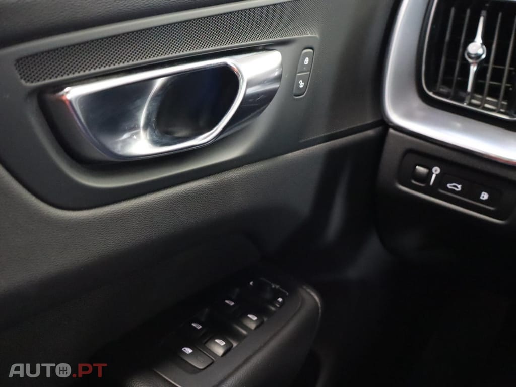 Volvo XC60 2.0 T6 PHEV Inscription AWD