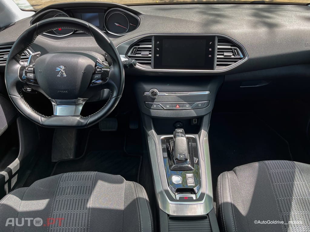 Peugeot 308 1.2 PureTech Allure EAT8