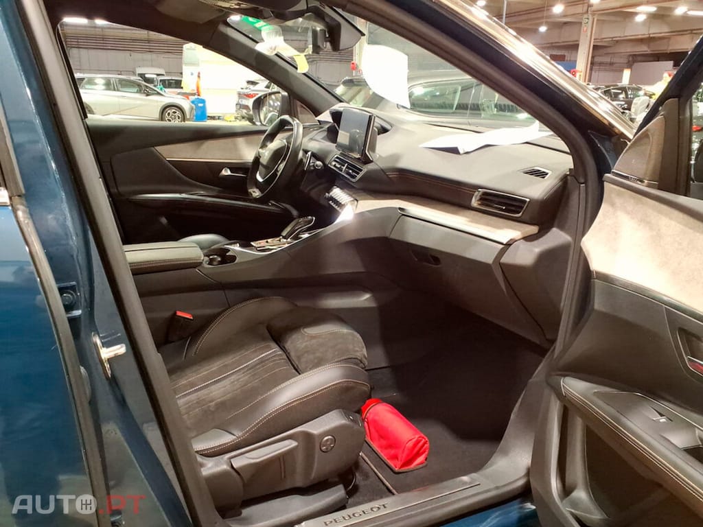 Peugeot 3008 1.6 Hybrid GT Pack e-EAT8