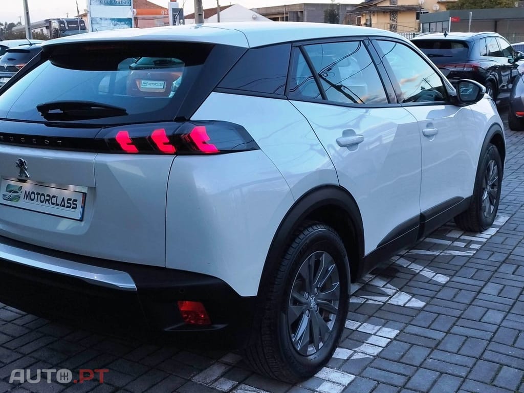 Peugeot E-2008 50 kWh Allure Pack