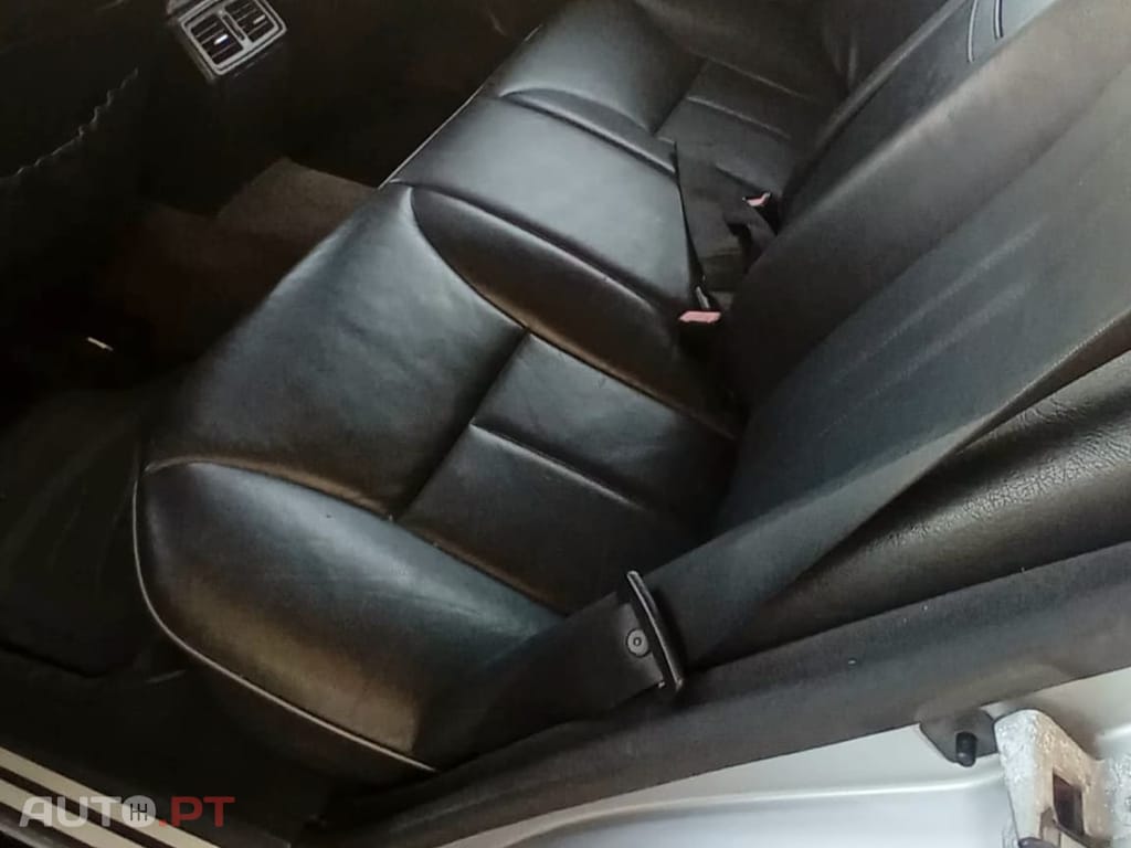 Mercedes-Benz 220 E 220 D