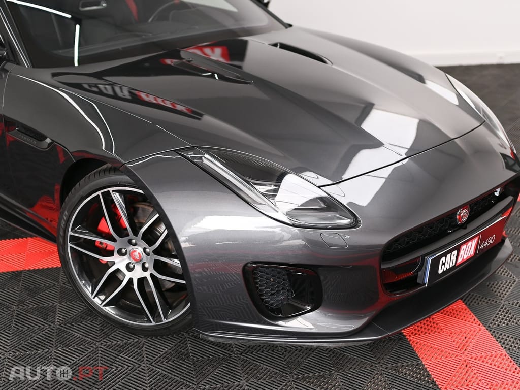Jaguar F-Type 2.0 i4 Chequered Flag