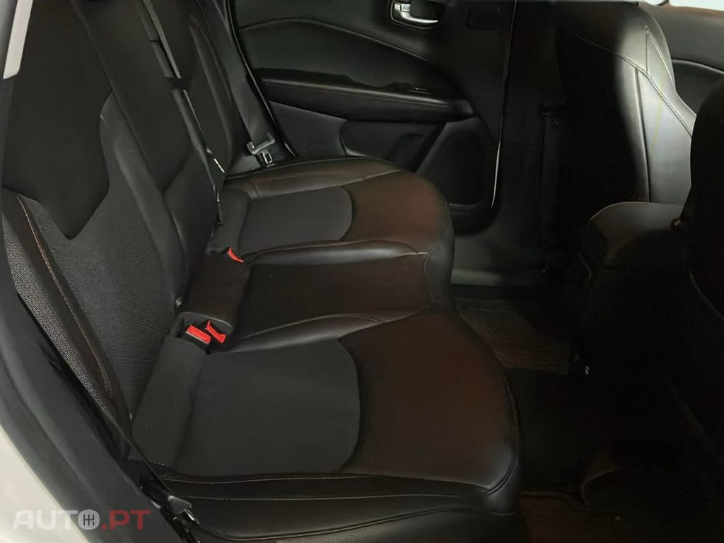 Jeep Compass 1.3 TG Trailhawk