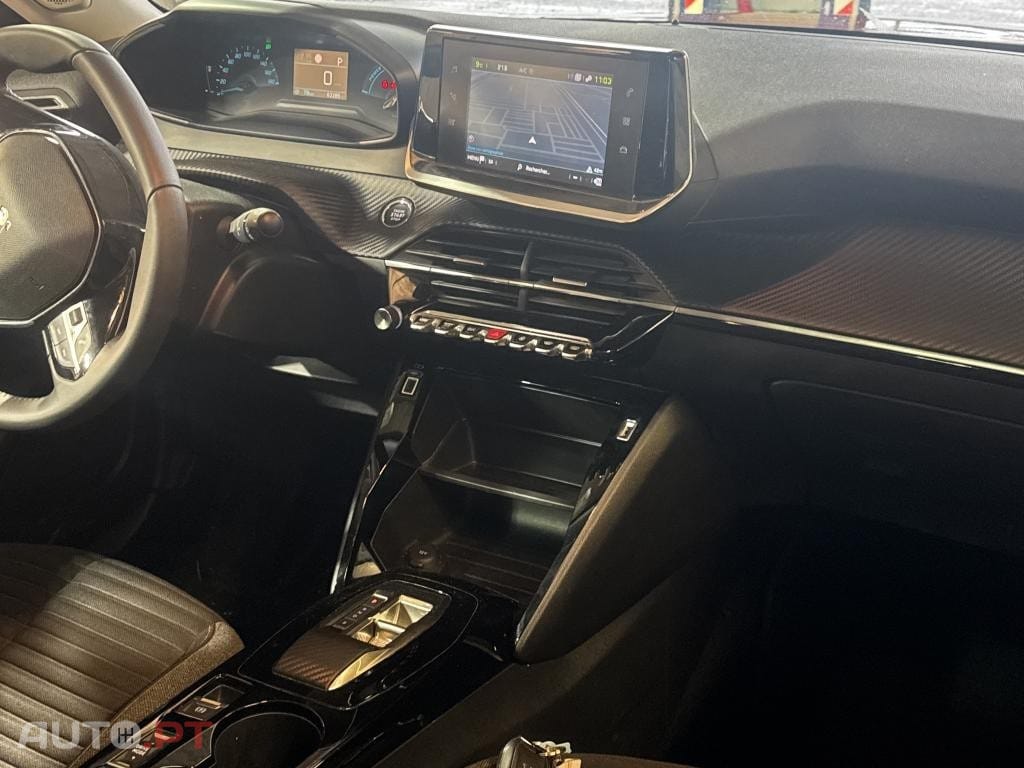 Peugeot E-2008 50 kWh Active Pack