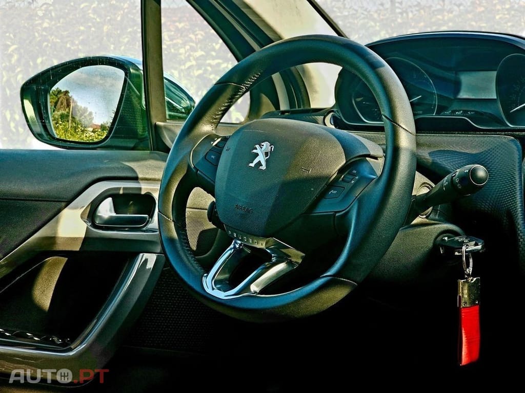 Peugeot 2008 1.2 PureTech Allure