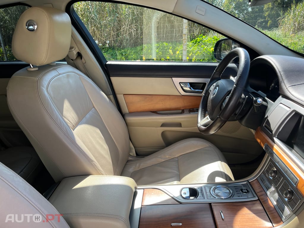 Jaguar XF 3.0 D V6 Premium Luxury