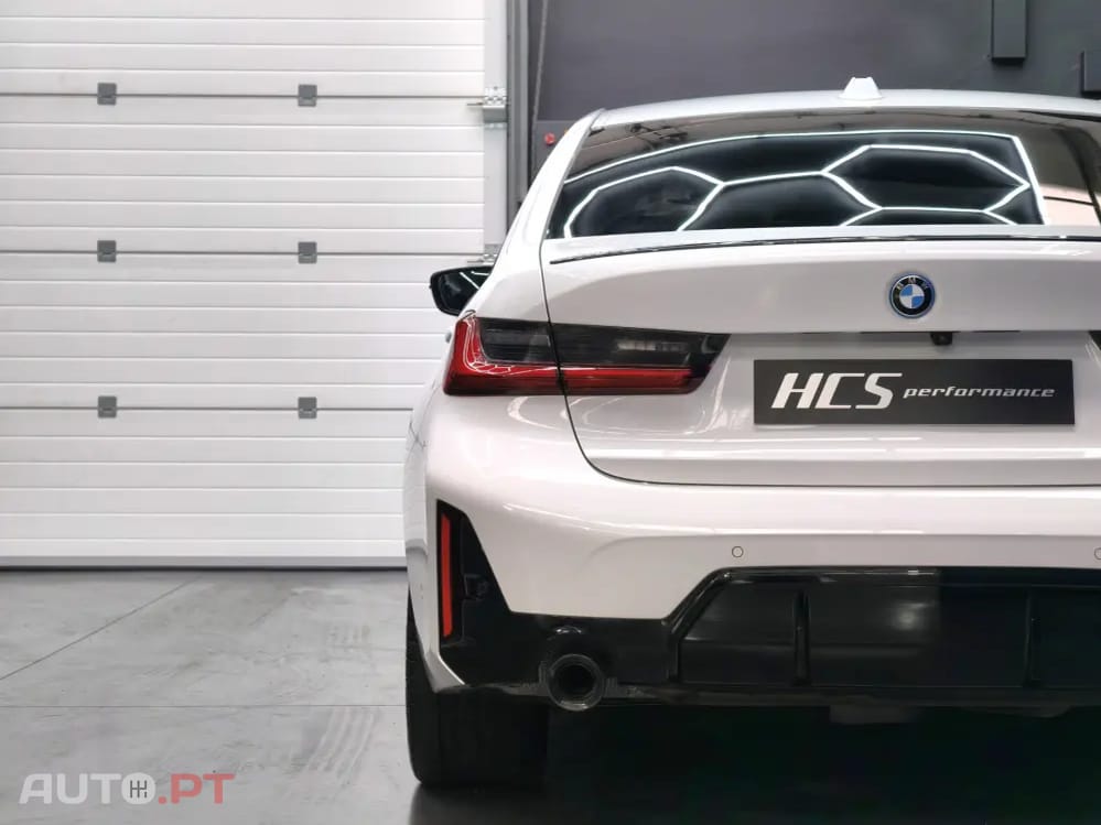 BMW 330 e Pack Desportivo M Pro Auto