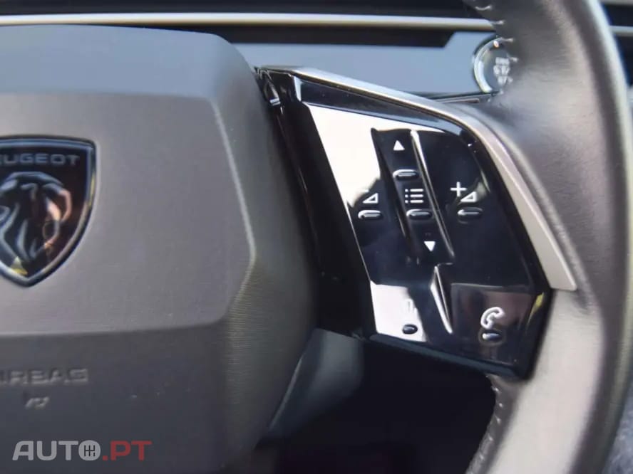Peugeot 3008 1.2 Hybrid Allure e-DCS6