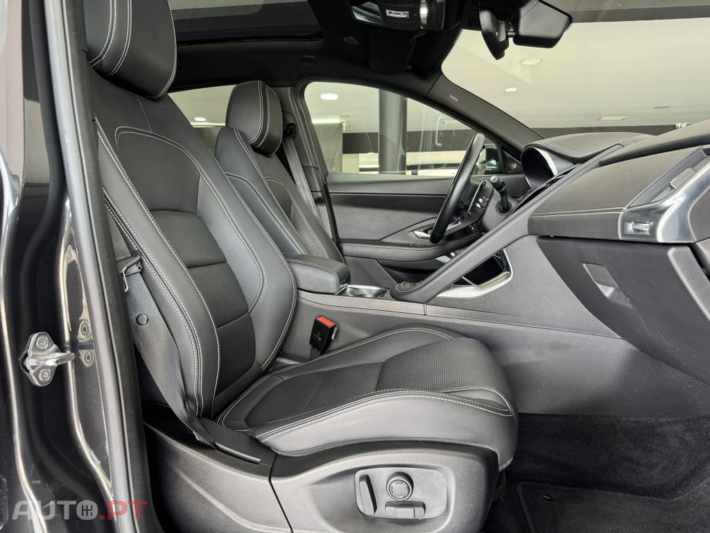Jaguar E-Pace 1.5 P300e R-Dynamic HSE AWD Aut.