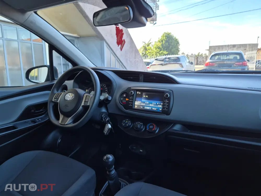 Toyota Yaris 1.5 VVT-i Active