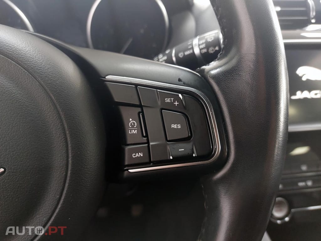 Jaguar F-Pace 2.0 i4D Prestige AWD