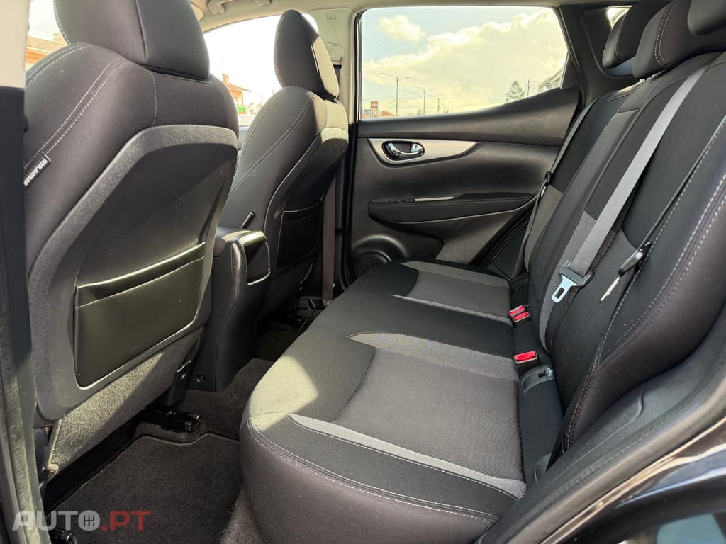 Nissan Qashqai 1.5 dCi N-Connecta 18