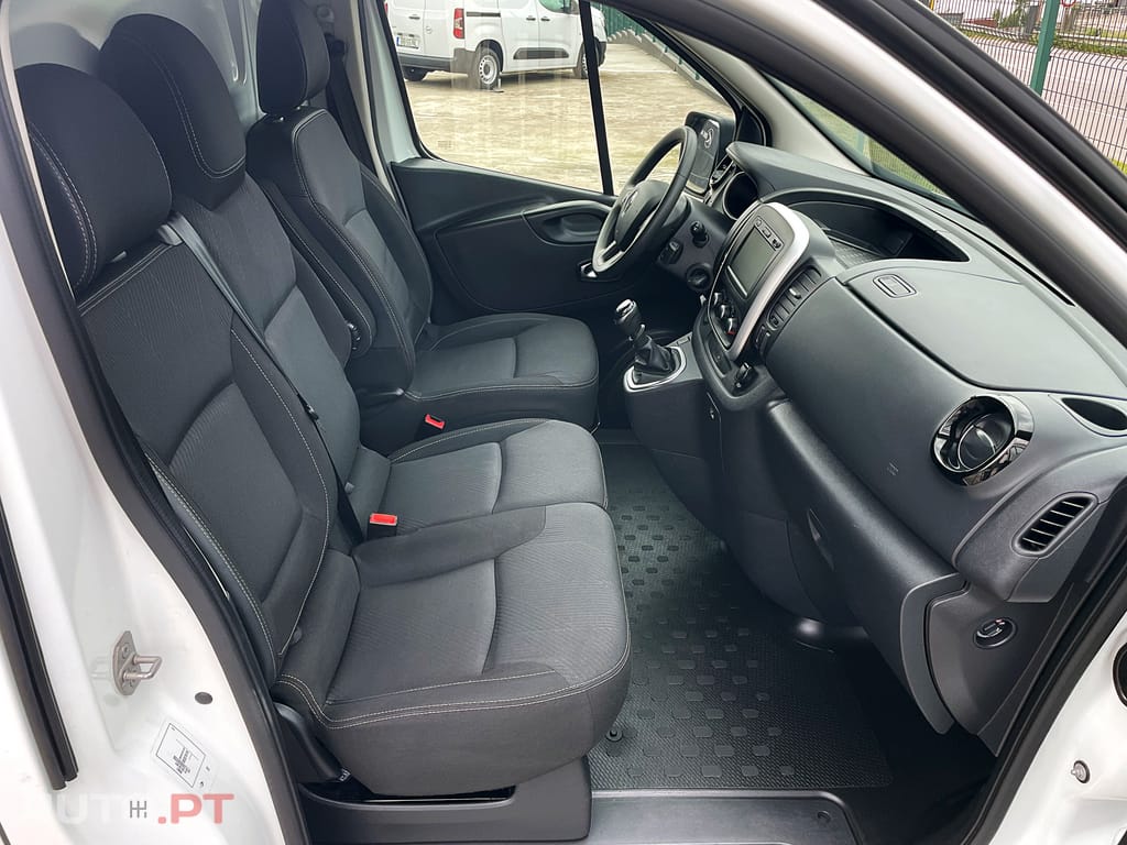 Renault Trafic 2.0 dCi IVA Dedutível