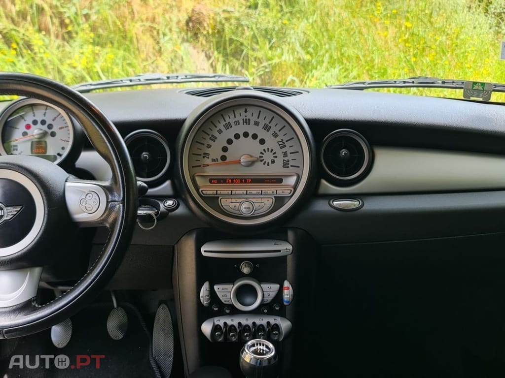 MINI Cooper Cooper D