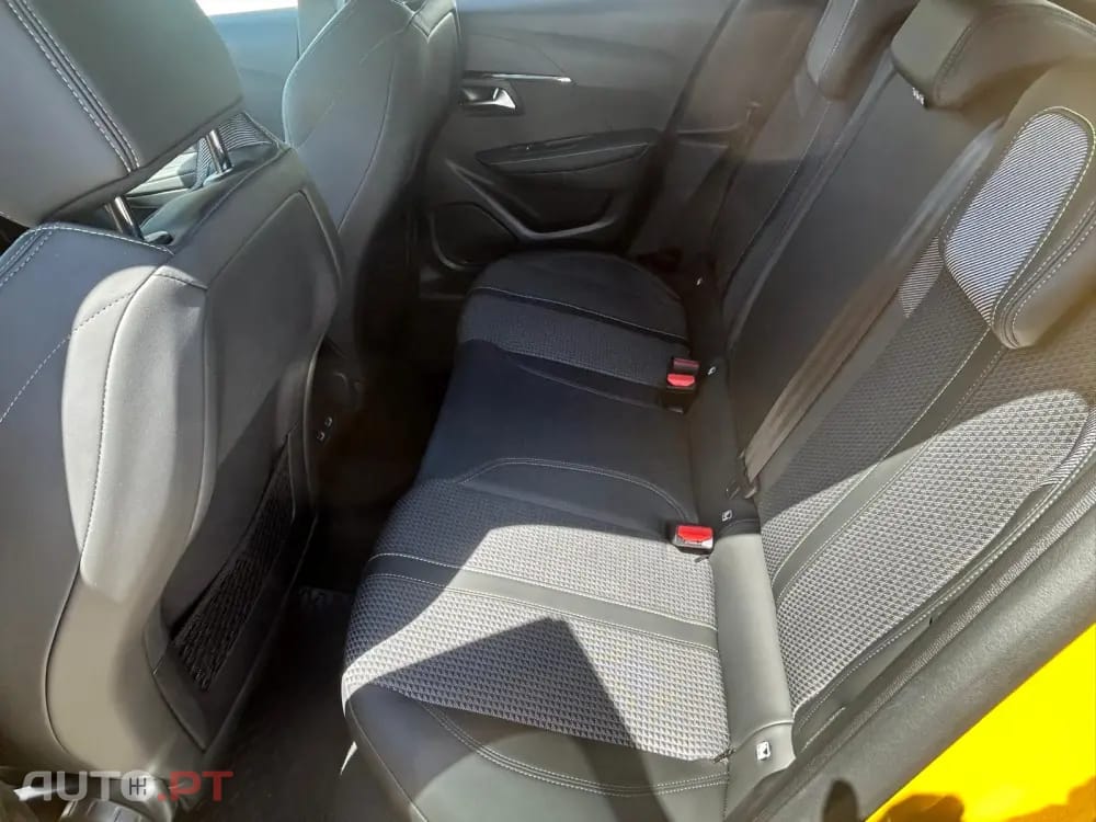 Peugeot 208 1.2 PureTech GT EAT8