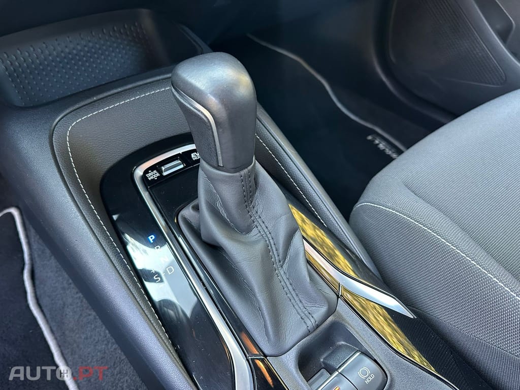 Toyota Corolla 2.0 Hybrid Square Collection