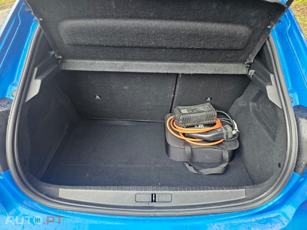 Peugeot E-208 50 kWh GT