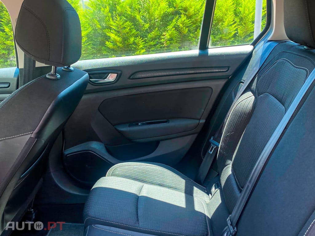 Renault Mégane Sport Tourer 1.5 Blue dCi Intens EDC