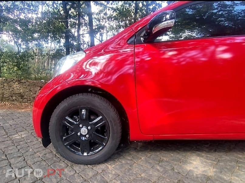 Toyota iQ 1.0 +