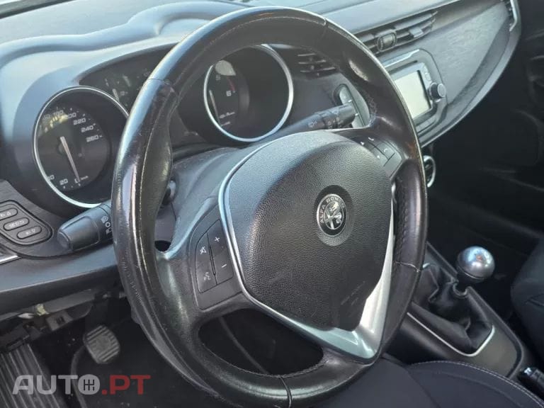 Alfa Romeo Giulietta 1.6 JTDM Sport