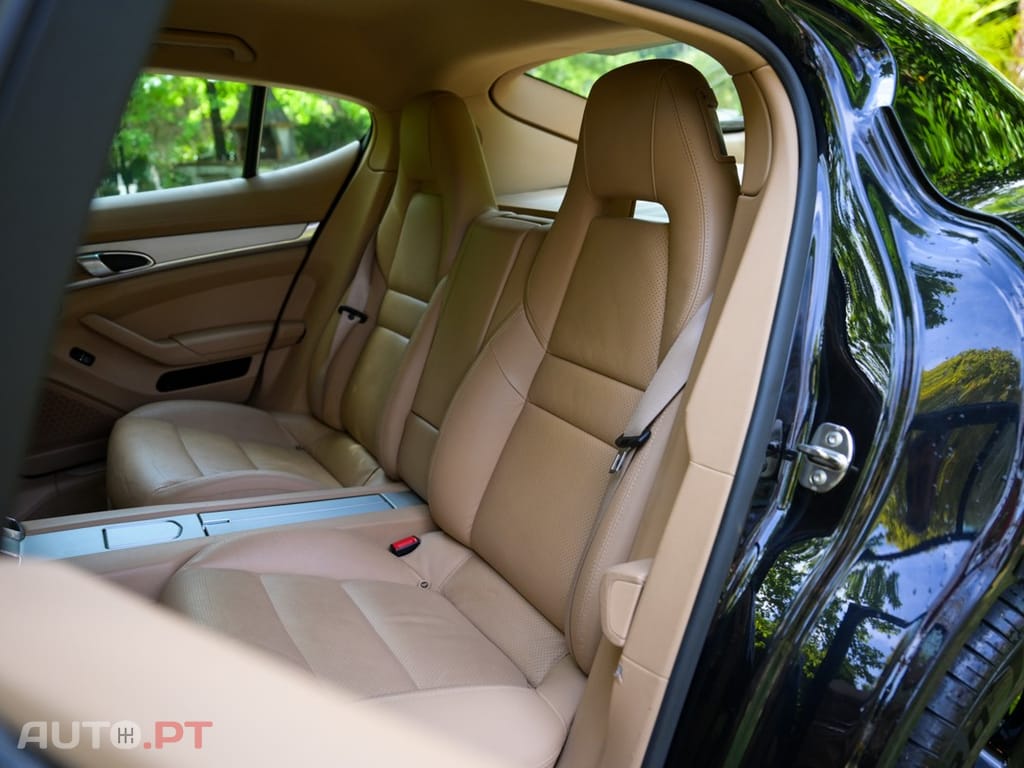 Porsche Panamera S Hybrid J19