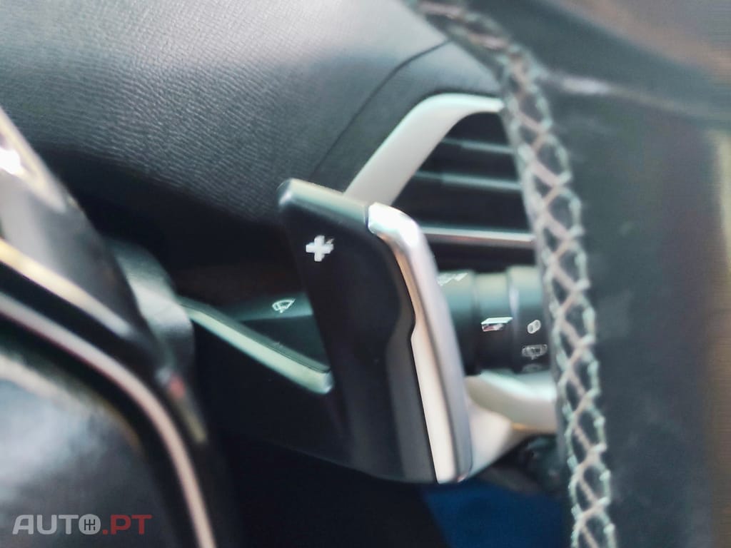 Peugeot 3008 1.2 PureTech Allure Grip Control EAT6