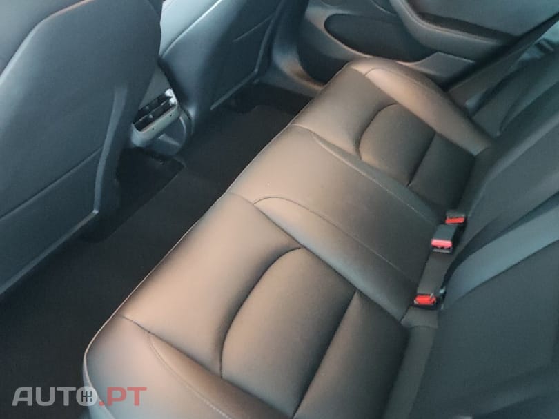 Tesla Model 3 Standard Range Plus RWD