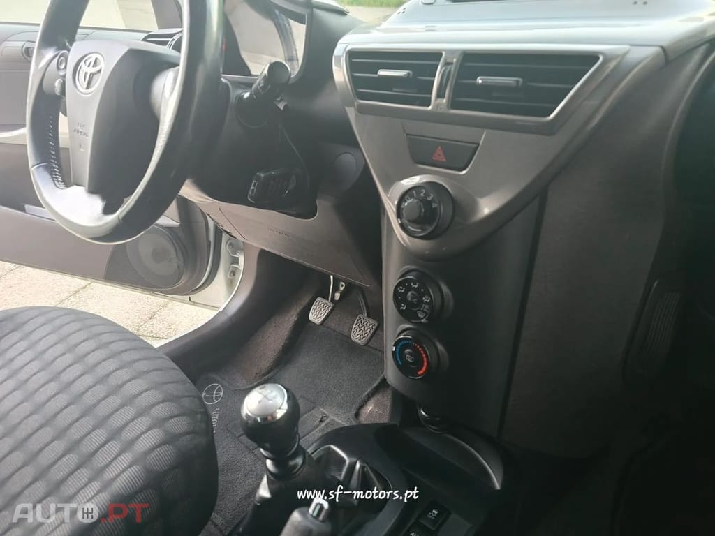Toyota iQ 1.0 VVT-i 2 EP
