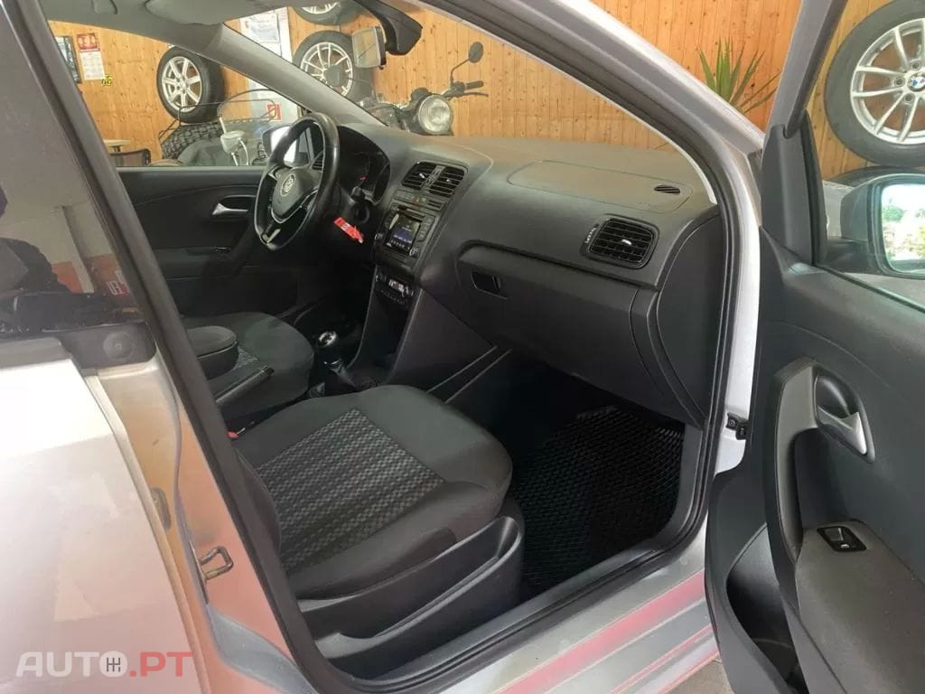 Volkswagen Polo 1.0 Confortline