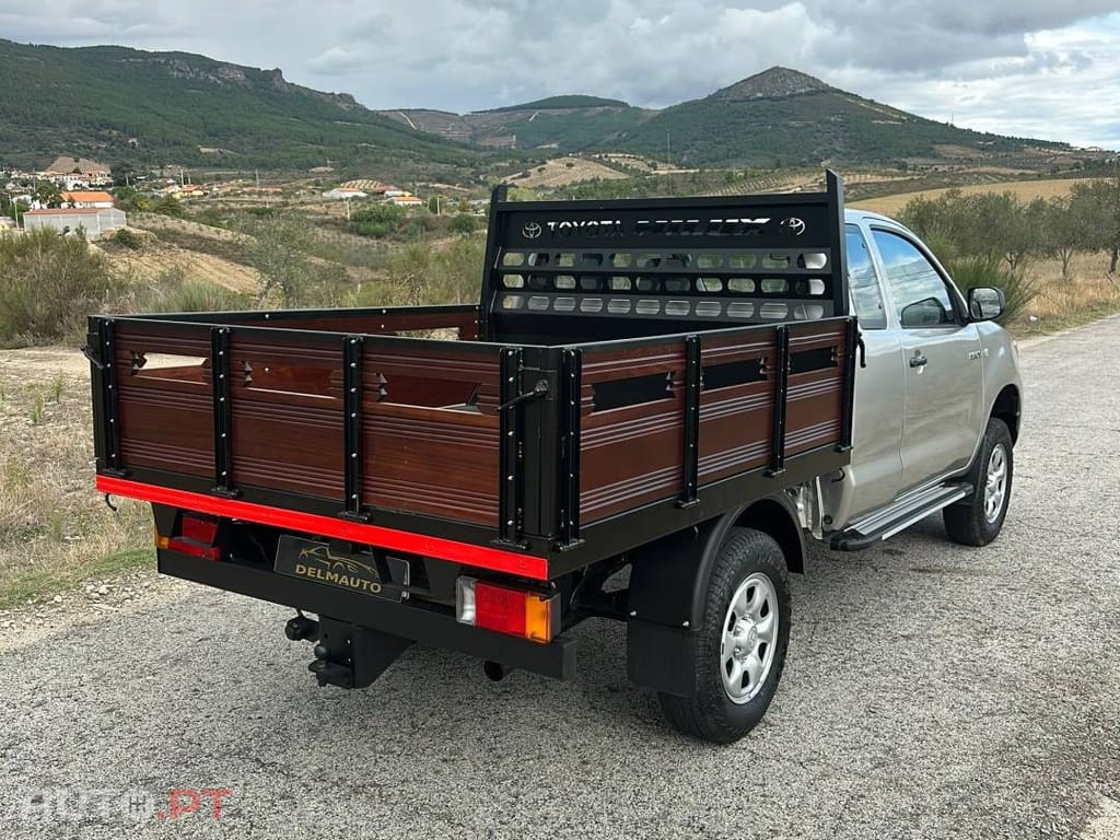 Toyota Hilux 2.5 D-4D 4WD CE