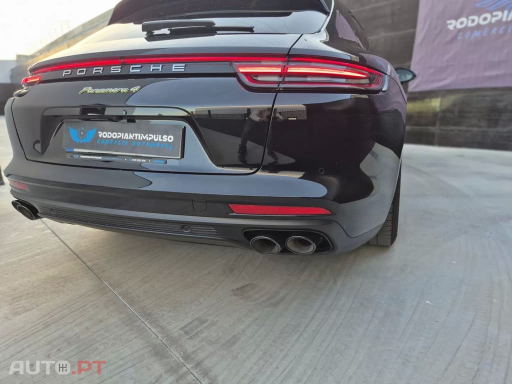 Porsche Panamera 4 E-Hybrid