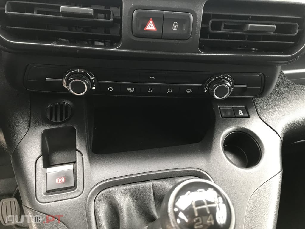 Peugeot Partner 1.5 BlueHDi Asphalt Standard