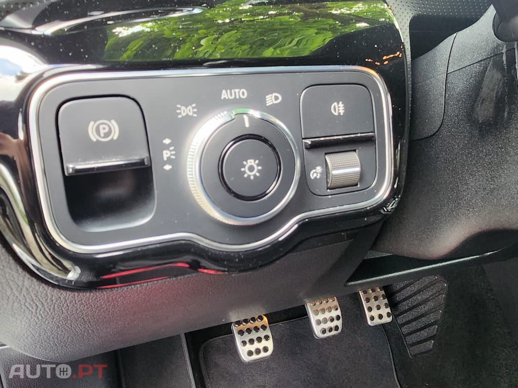 Mercedes-Benz A 180 d AMG Line