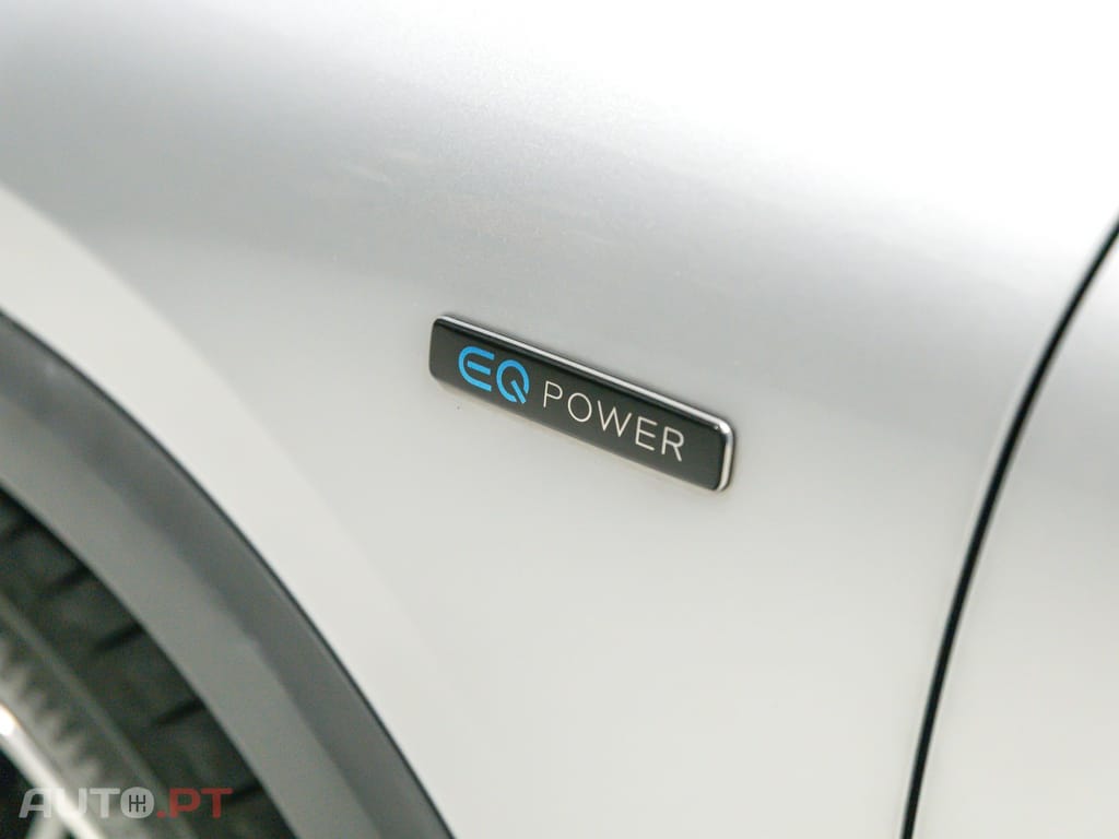 Mercedes-Benz GLA 250 e 8G-DCT AMG Line