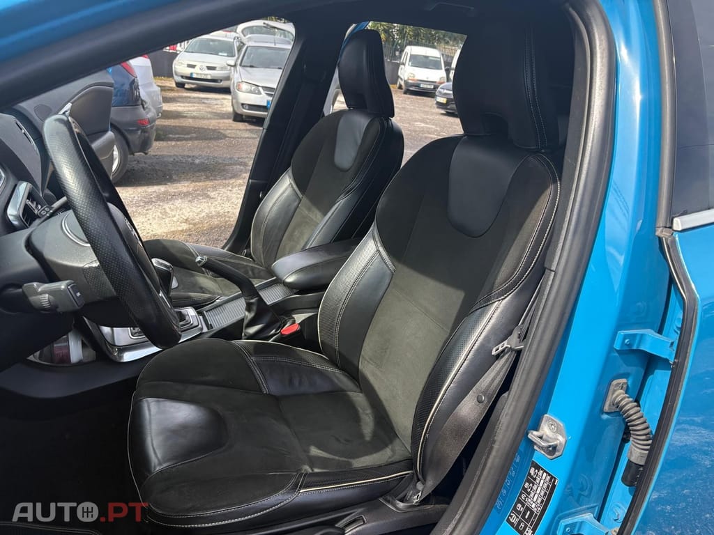 Volvo V40 1.6 D2 R-Design