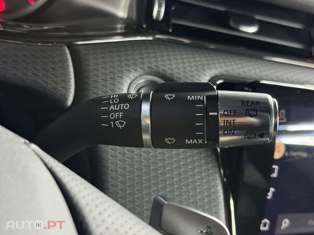 Land Rover Evoque 1.5 P300e AWD R-Dynamic S Auto